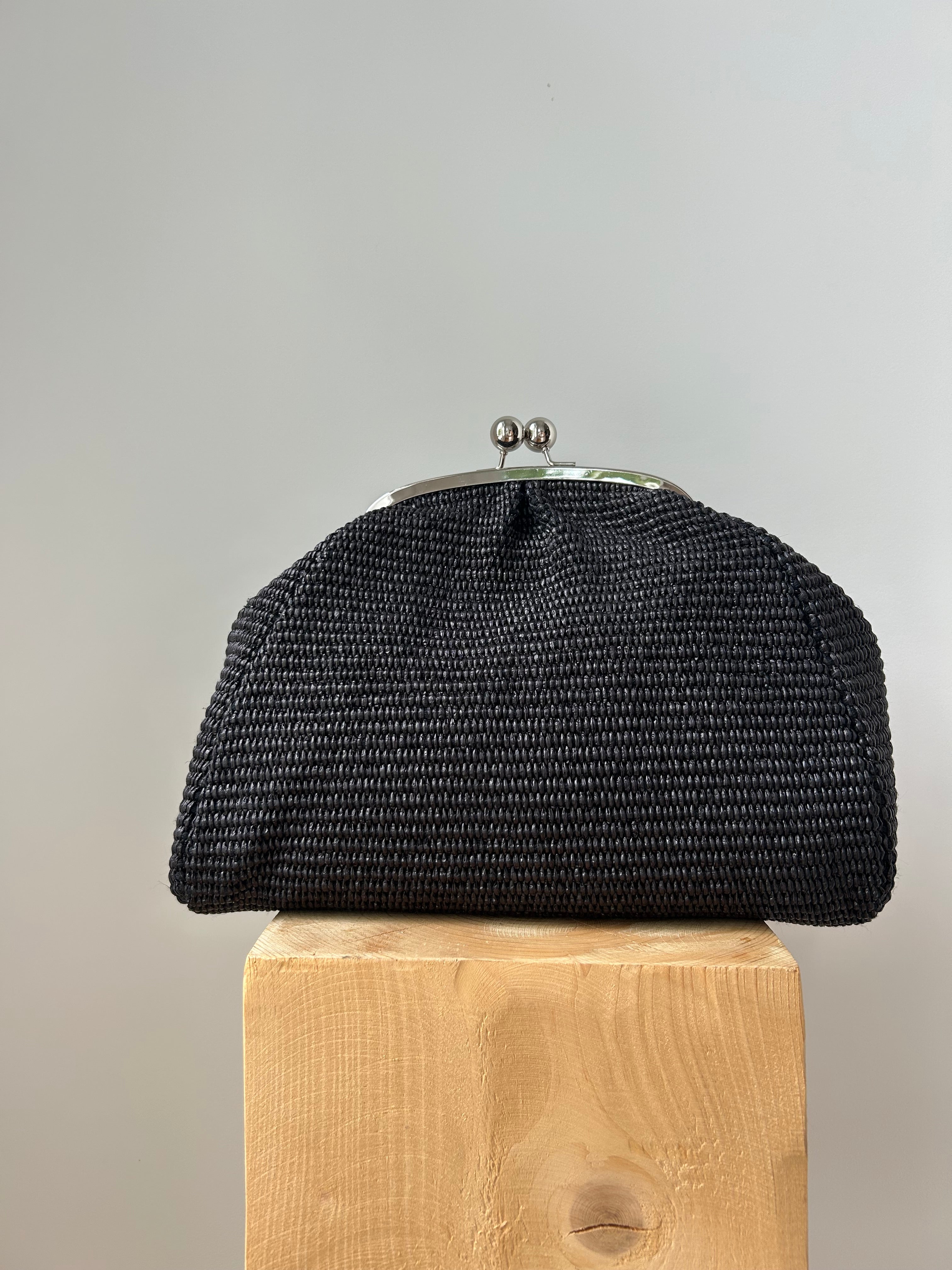Große Clutch im Raffia-Stil - silber / schwarz