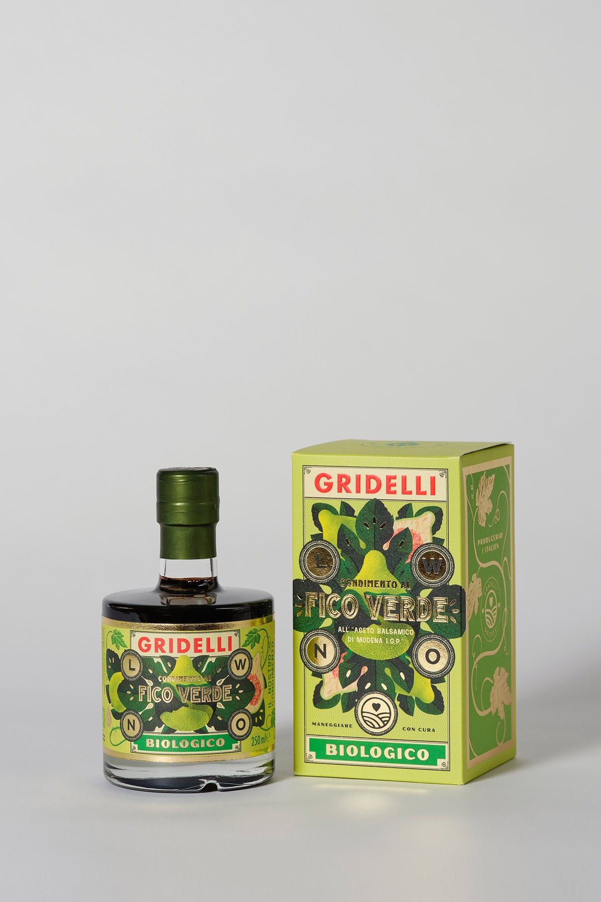 Gridelli Aceto Balsamico Fico Verde – elegante Verpackung und Bio-Flasche im Interieur