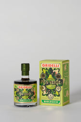 Gridelli Aceto Balsamico Fico Verde – elegante Verpackung und Bio-Flasche im Interieur