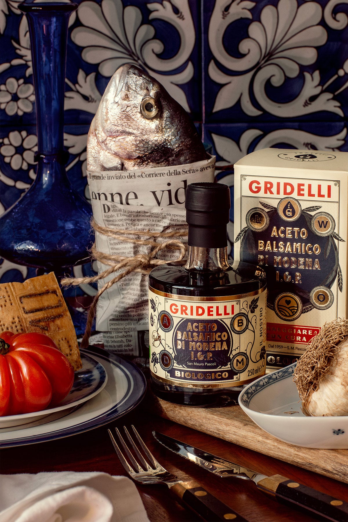 Gridelli Aceto Balsamico Nero – stilvolle Bio-Verpackung im Interieur, Gourmet-Essig aus Modena