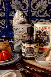 Gridelli Aceto Balsamico Nero – stilvolle Bio-Verpackung im Interieur, Gourmet-Essig aus Modena