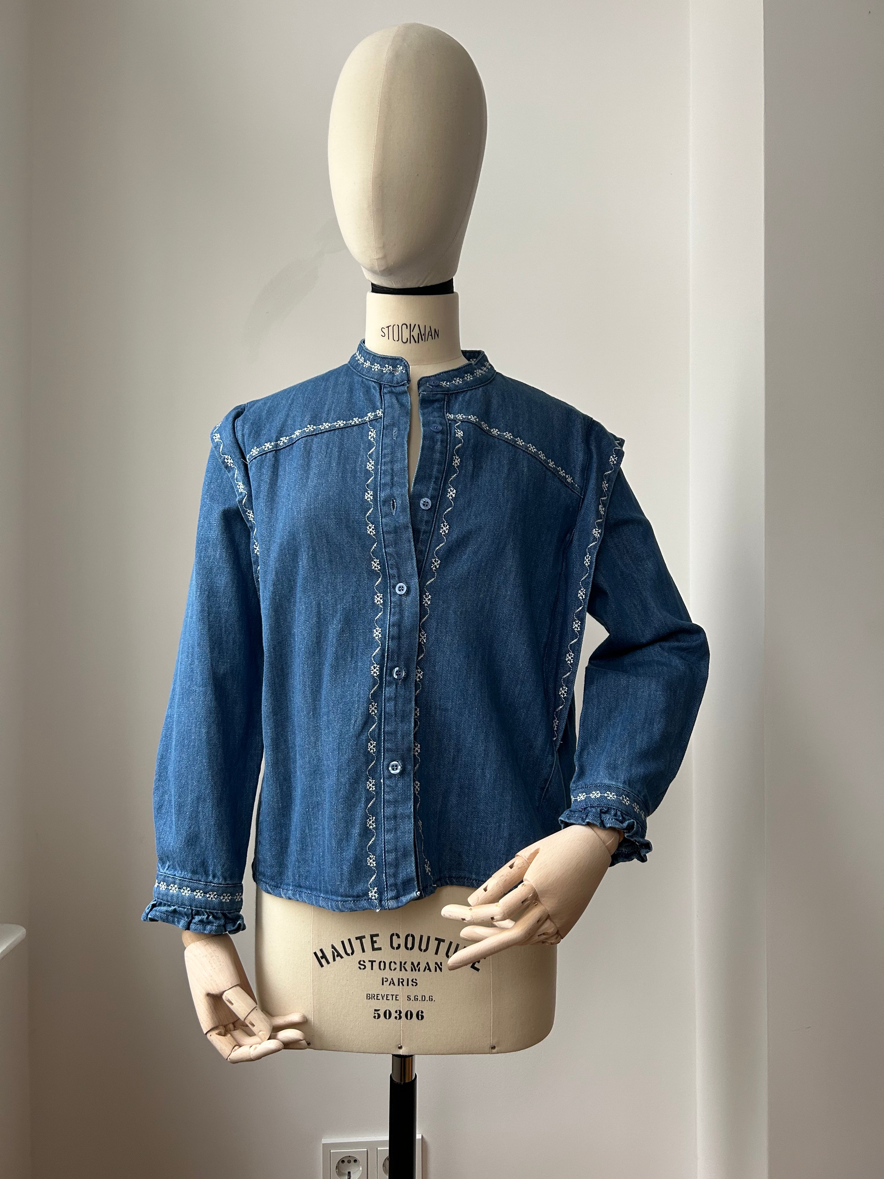 Jeansbluse mit Stickerei