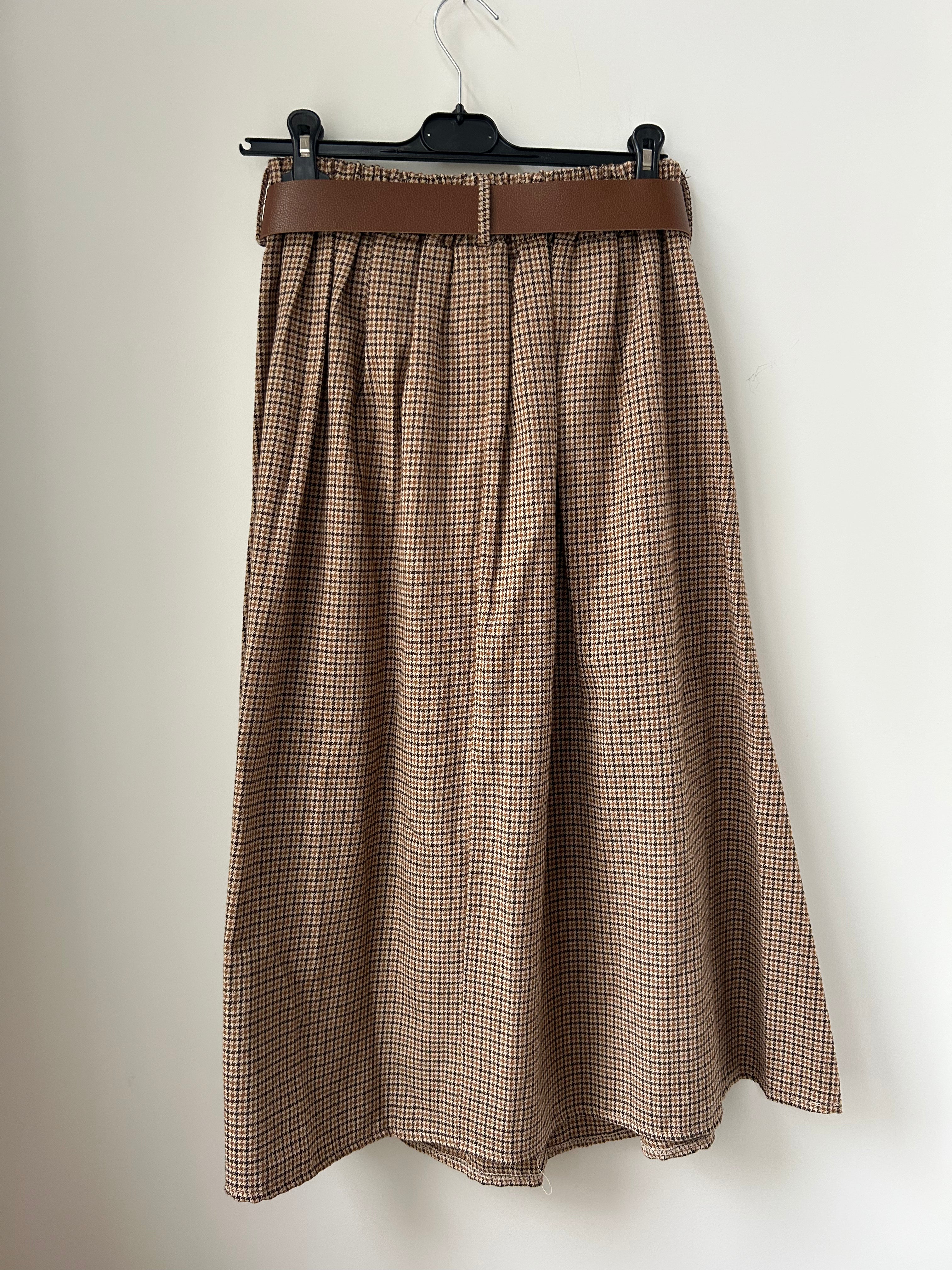 Warmer Rock mit Gürtel - beige kariert