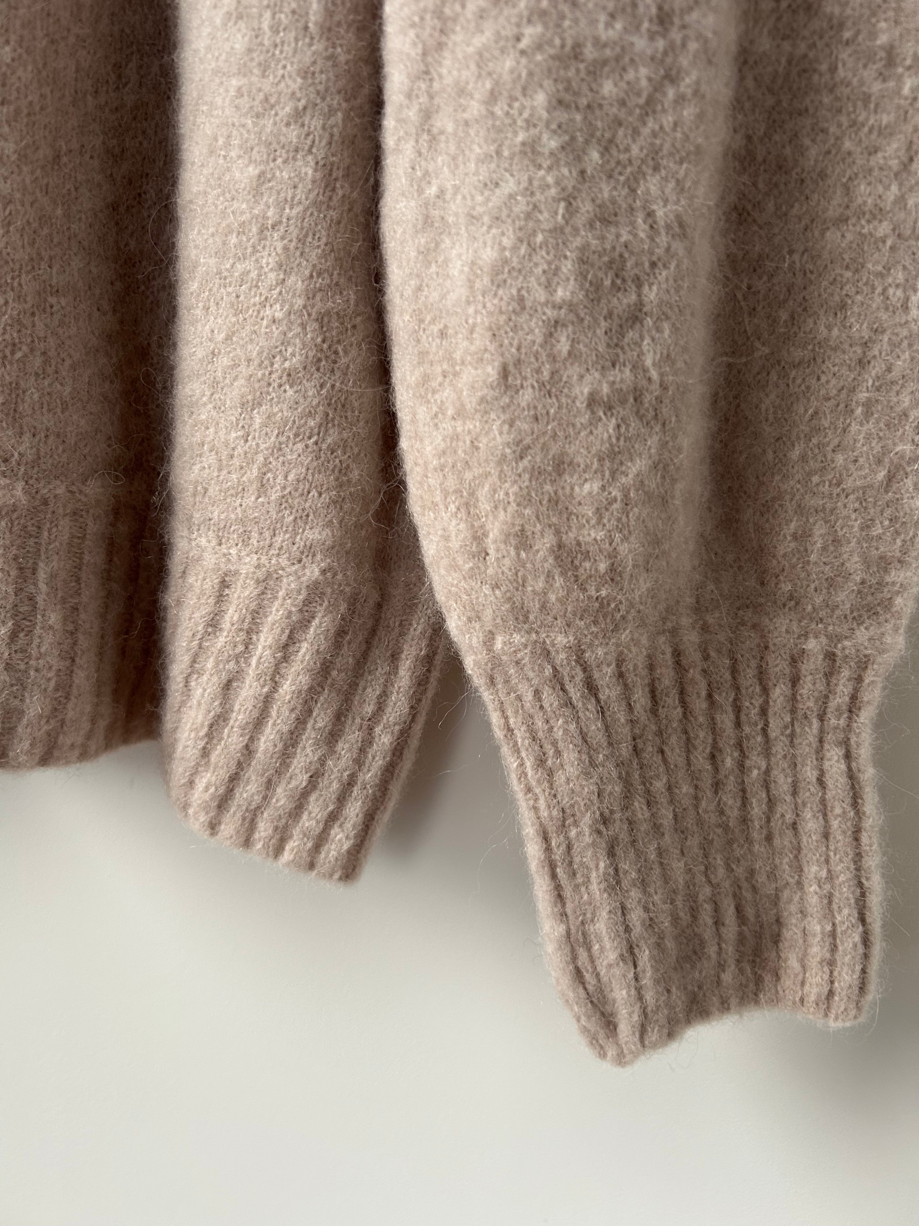 Rundhals-Pullover creme