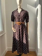 Pünktchenkleid - braun