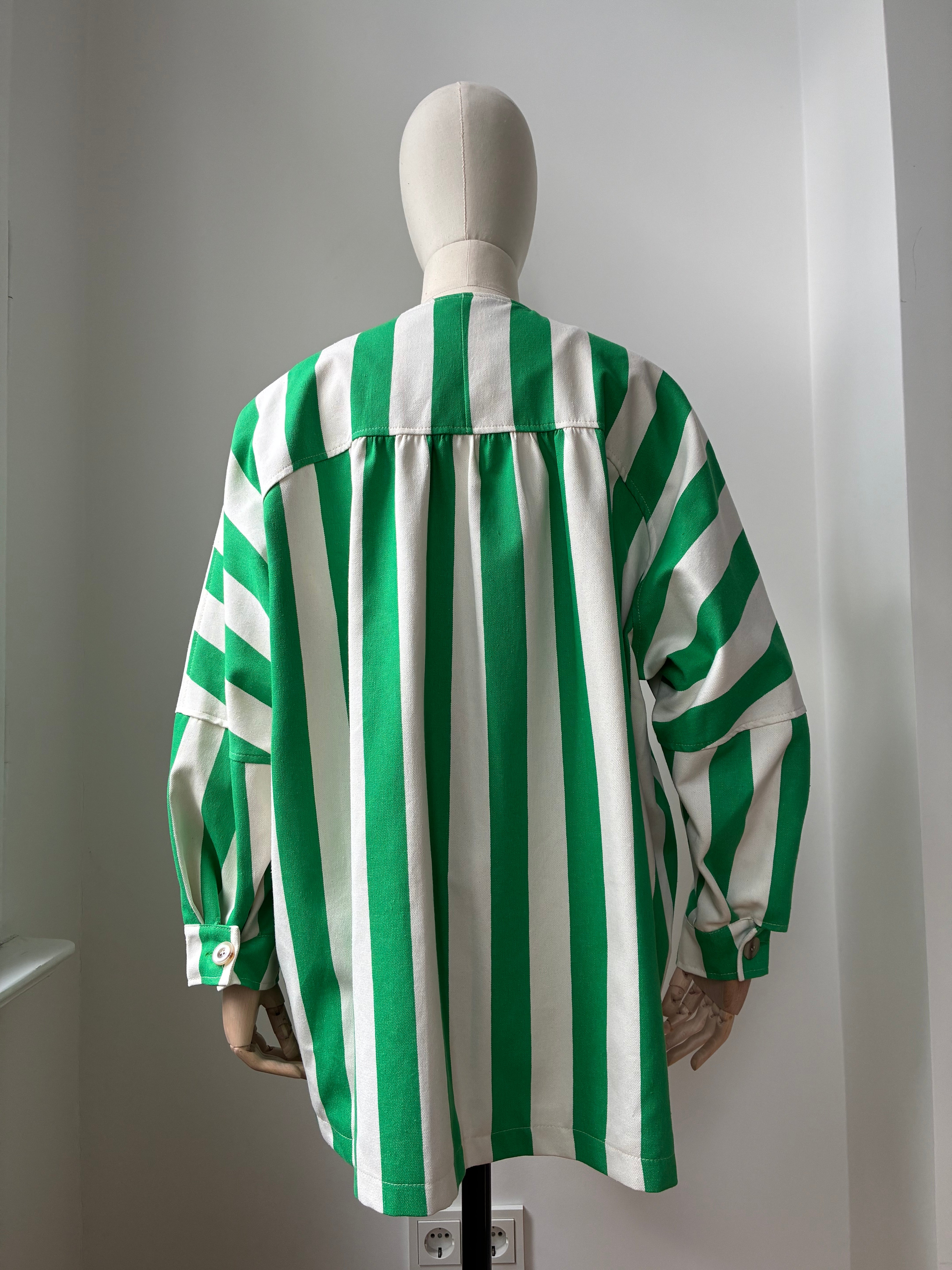 Gestreifte Jacke mit Tuch - creme/grün