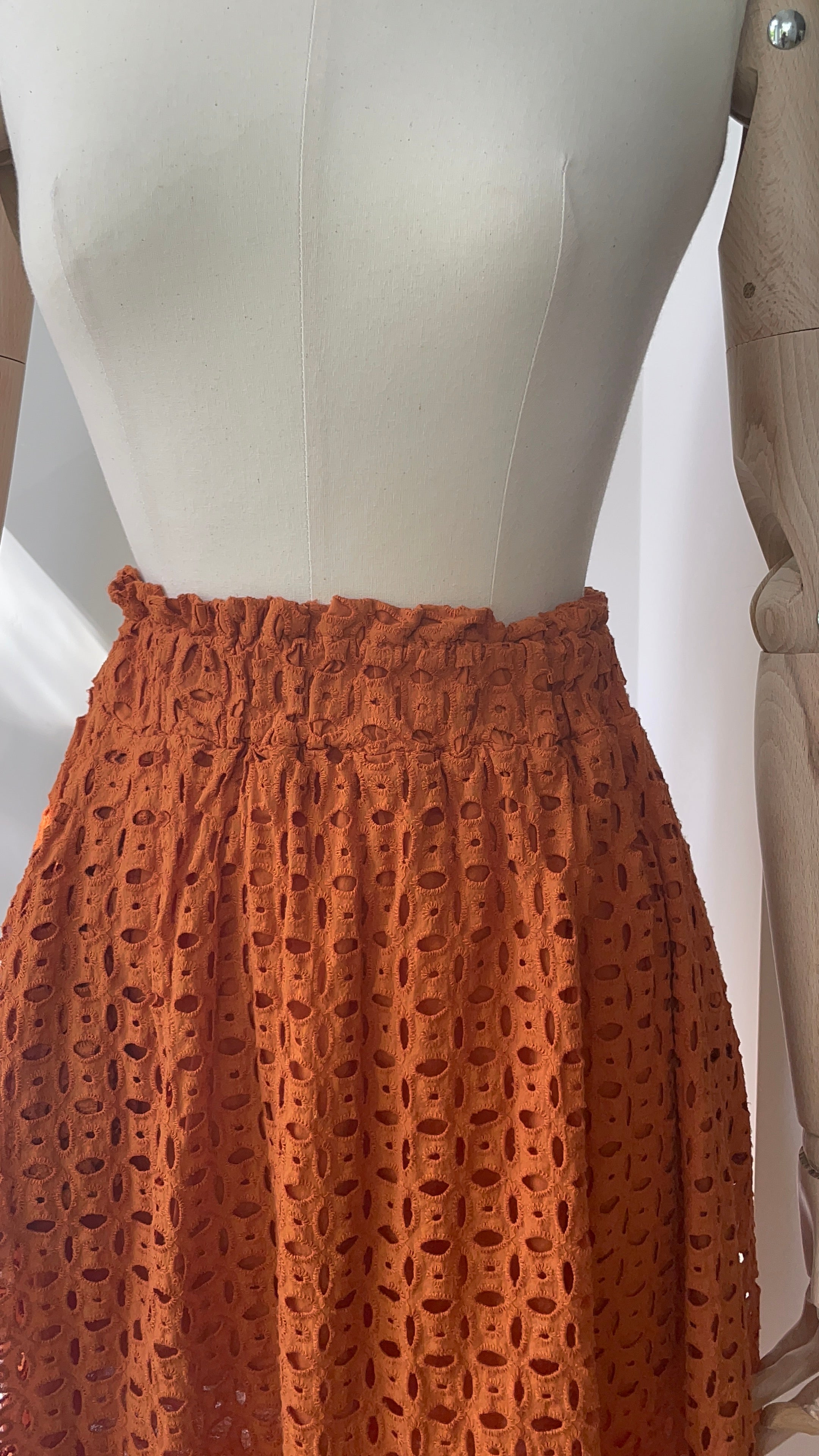 Rock mit Broderie-Spitze - Terra