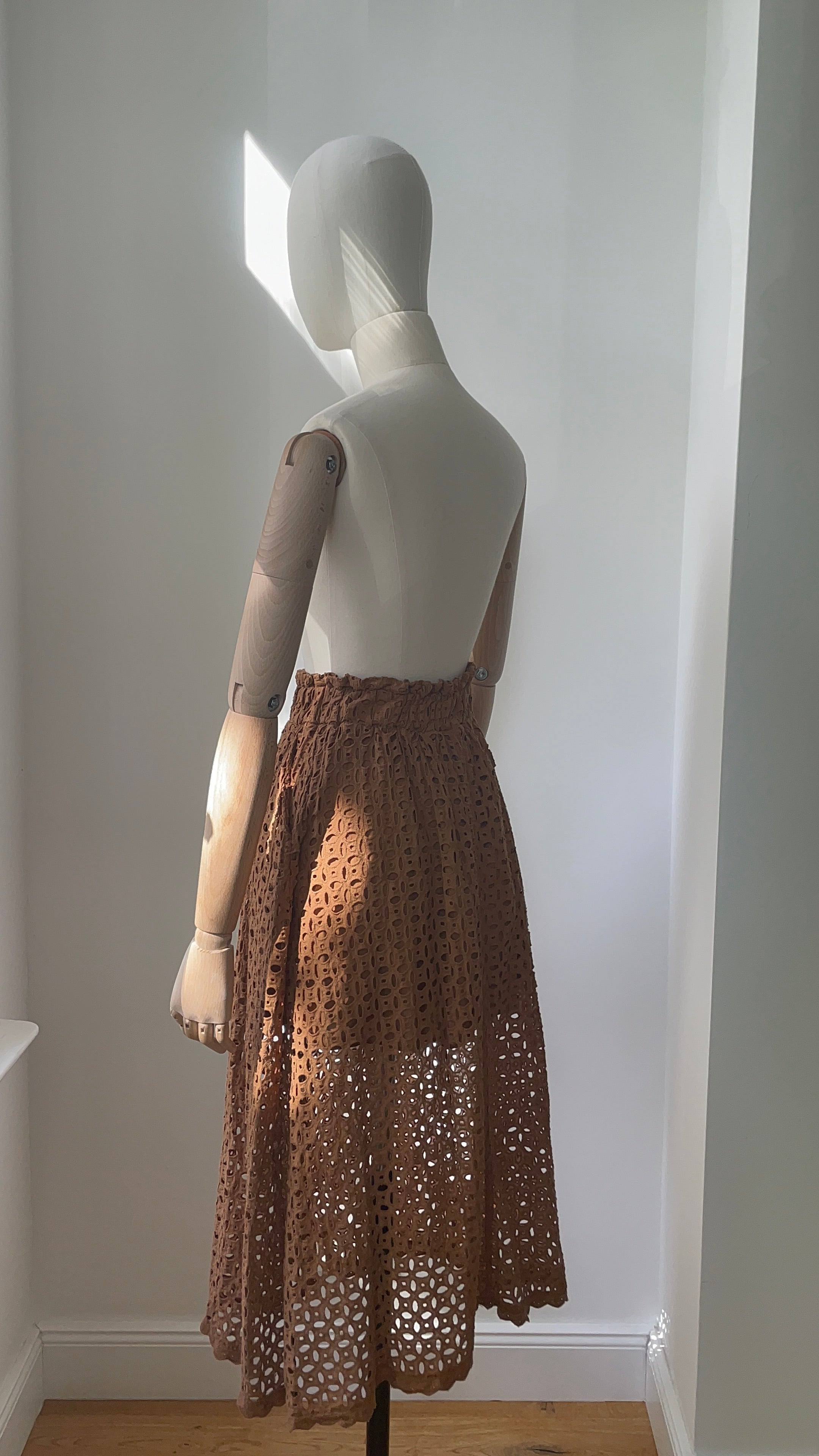 Rock mit Broderie-Spitze - Cappuccino