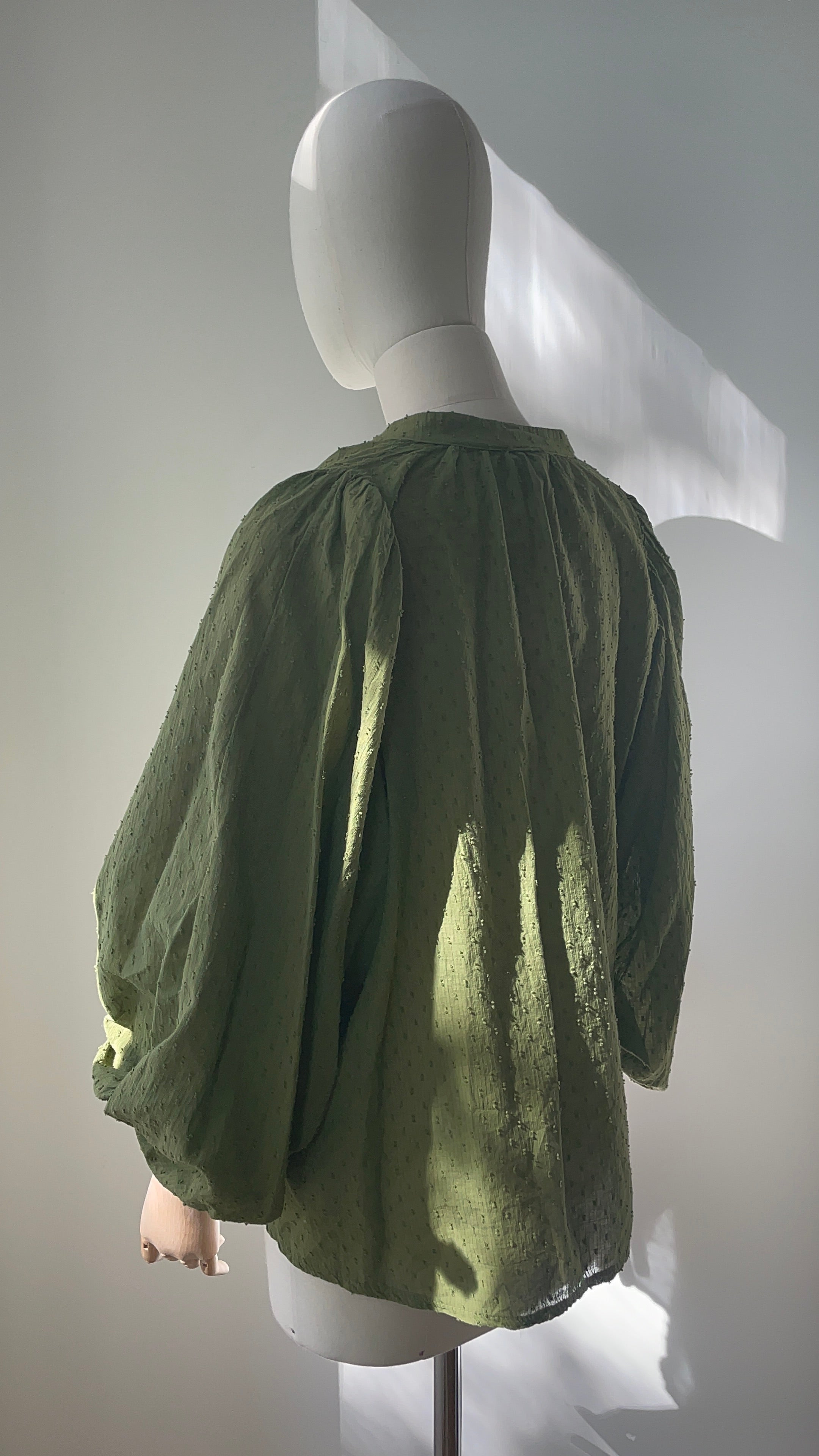 Musselinbluse mit Struktur - grün