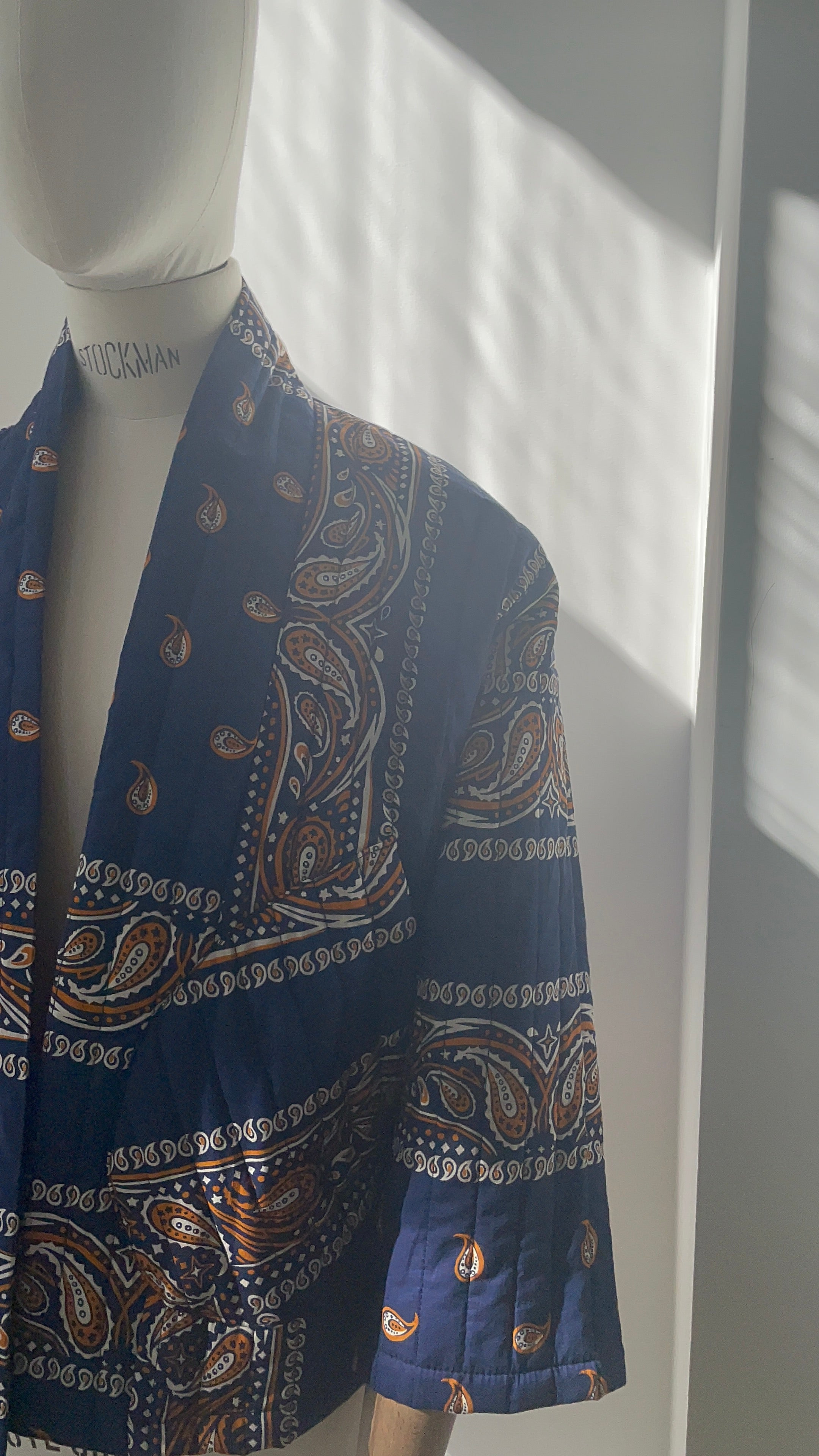 Kimonojacke mit Paisley-Muster