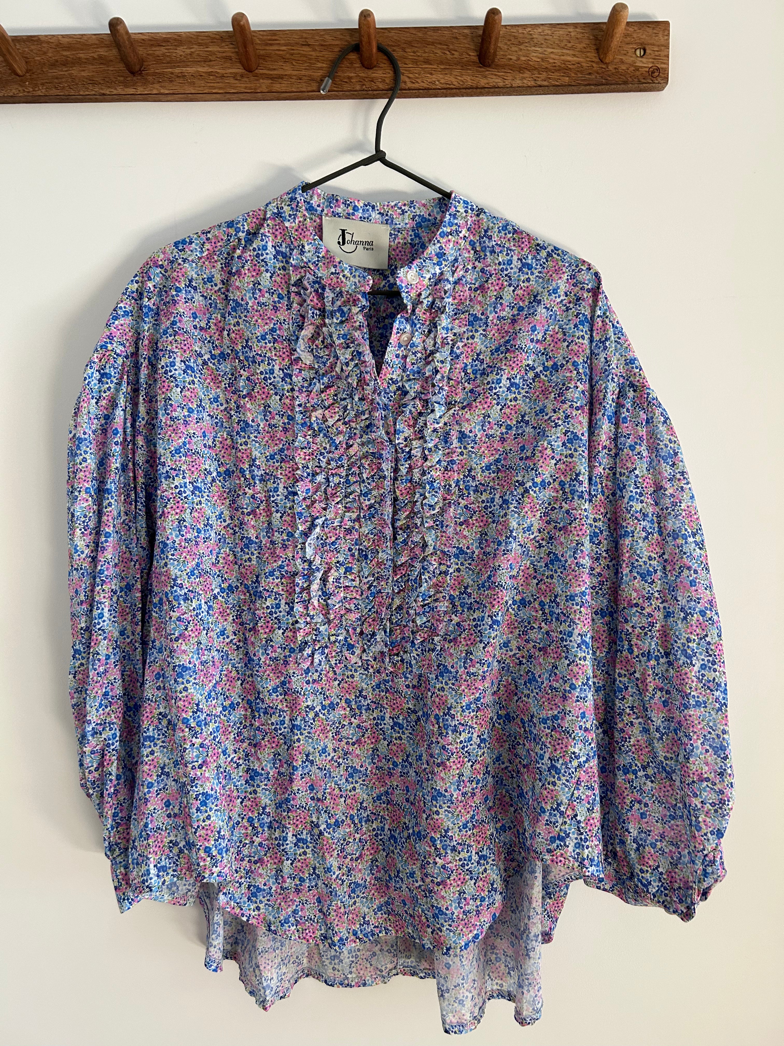 Blümchen-Bluse mit Rüschen