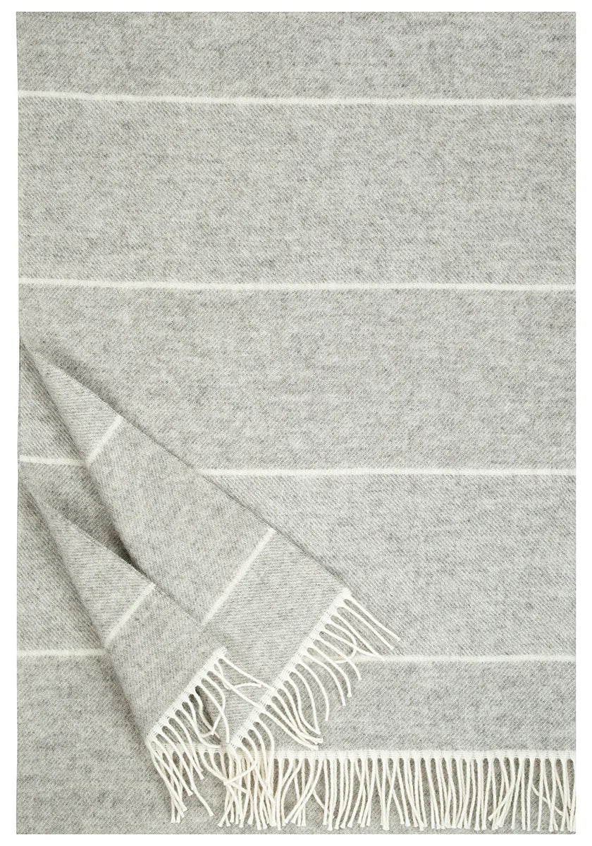 Wolldecke AIKA –  white-light grey