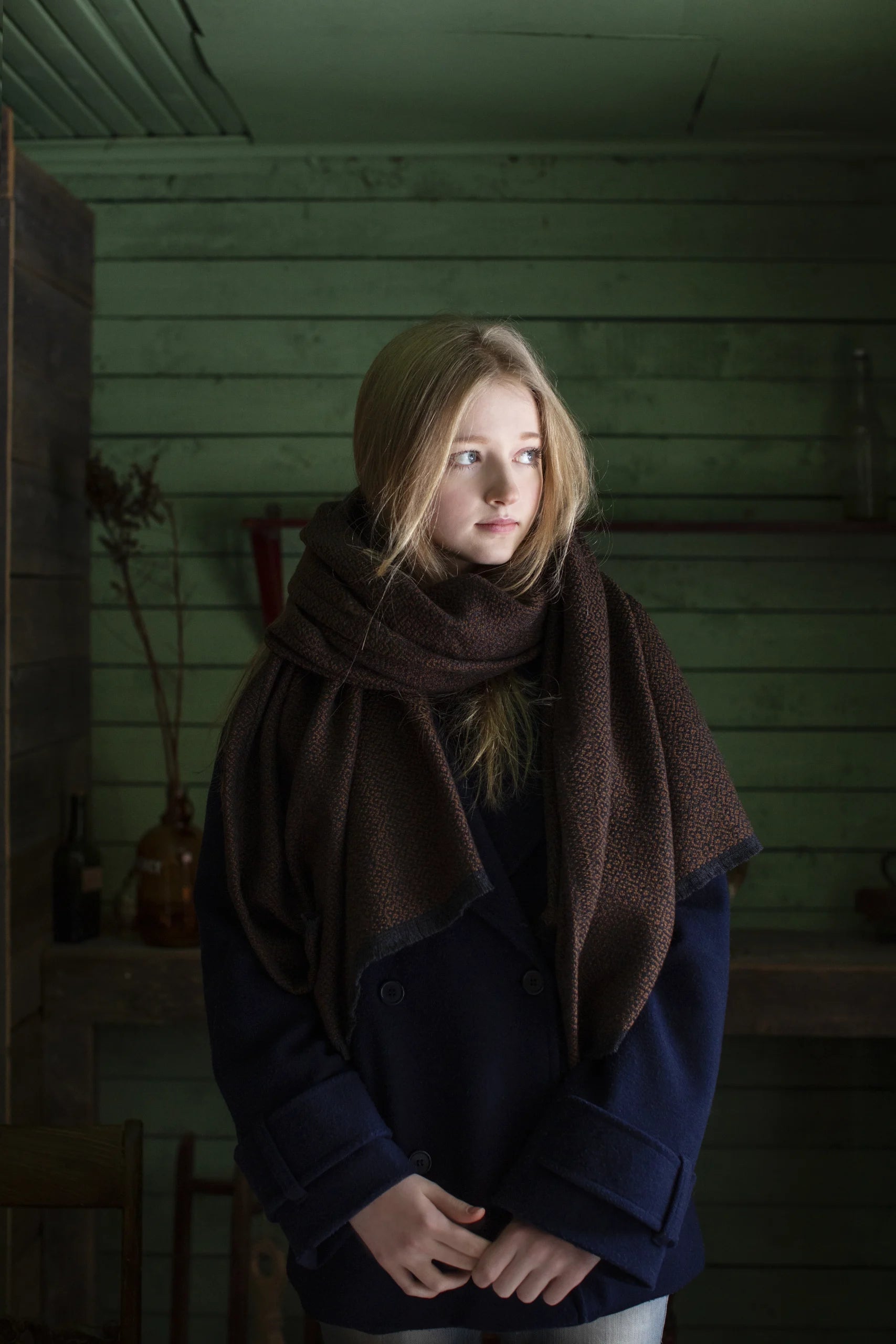 Wollschal Koli aus Merino-Wolle- Schwarzbraun