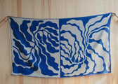 Große Wolldecke Blue Leaves 130 x 220 cm