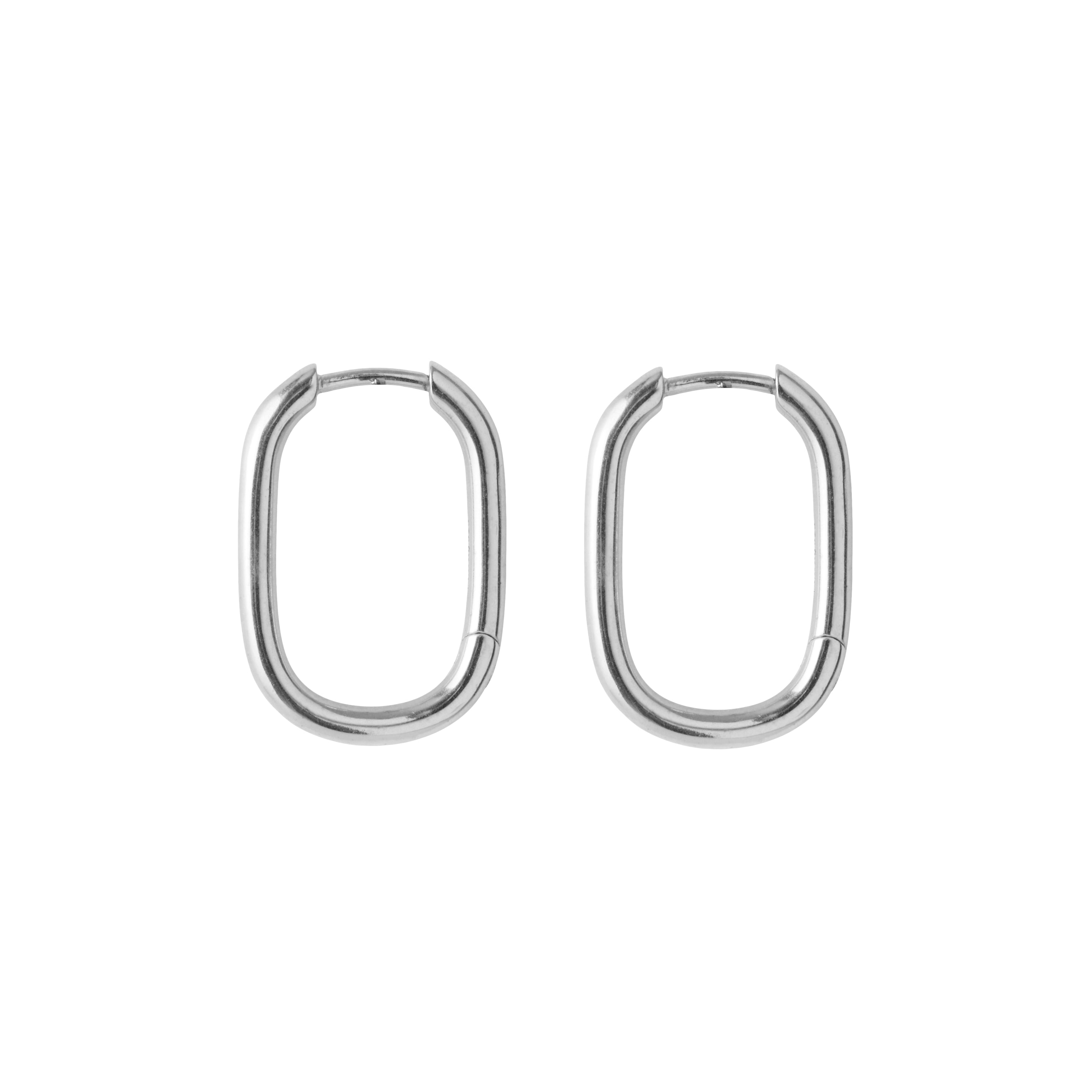 Soft Edge Huggies aus recyceltem Silber von Pernille Corydon in Vorderansicht