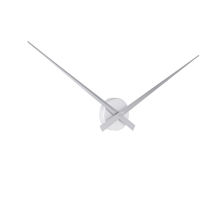Karlsson Little Big Time Wanduhr – Schrägansicht der Aluminiumzeiger