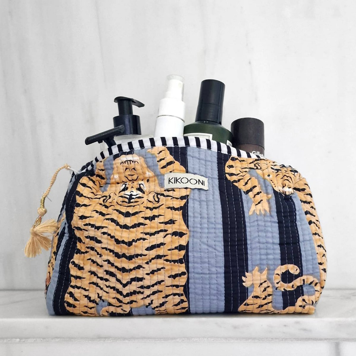 Kosmetiktasche "Poppy Tiger" black