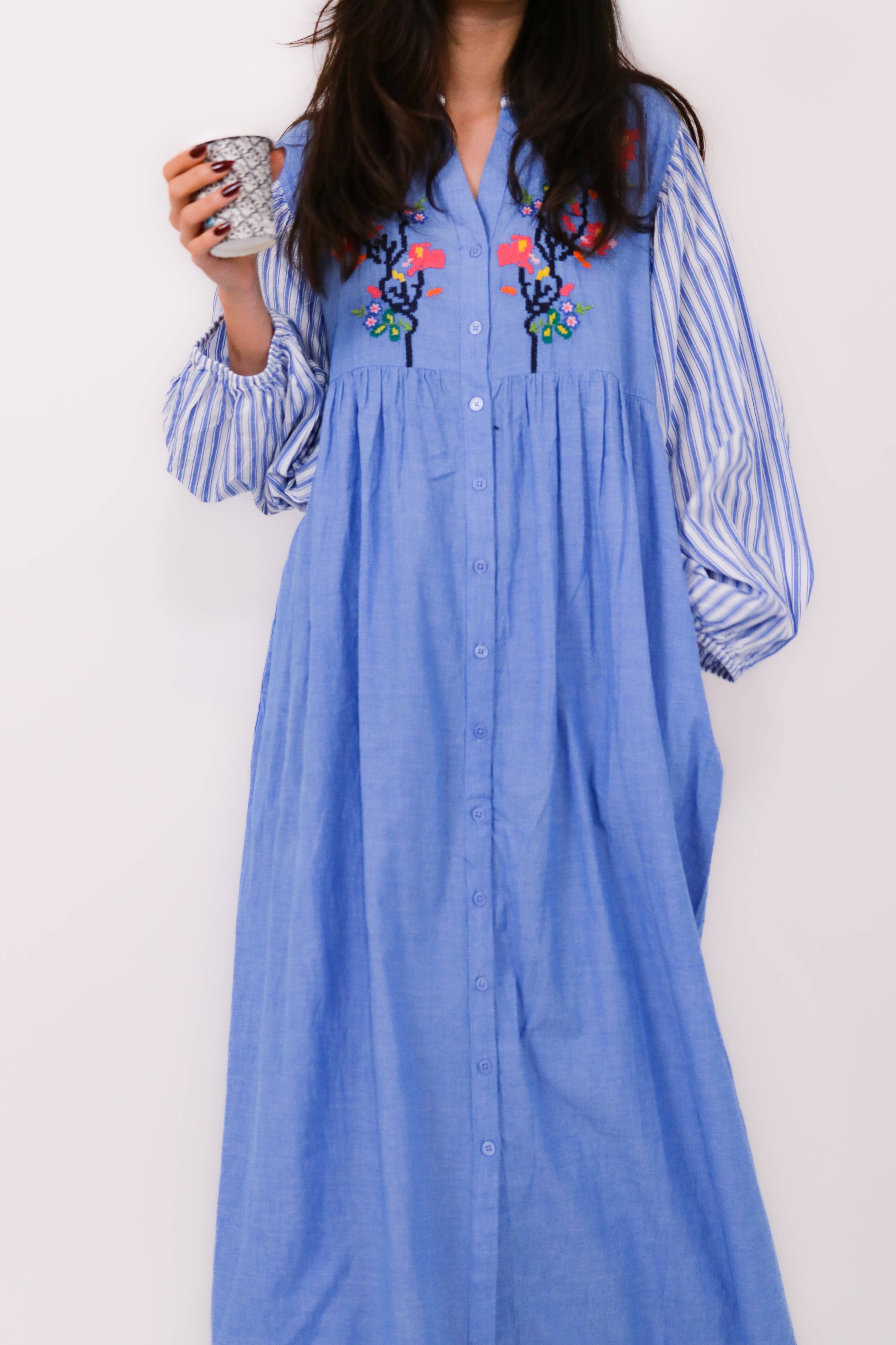 Blaues Bestricktes Kleid