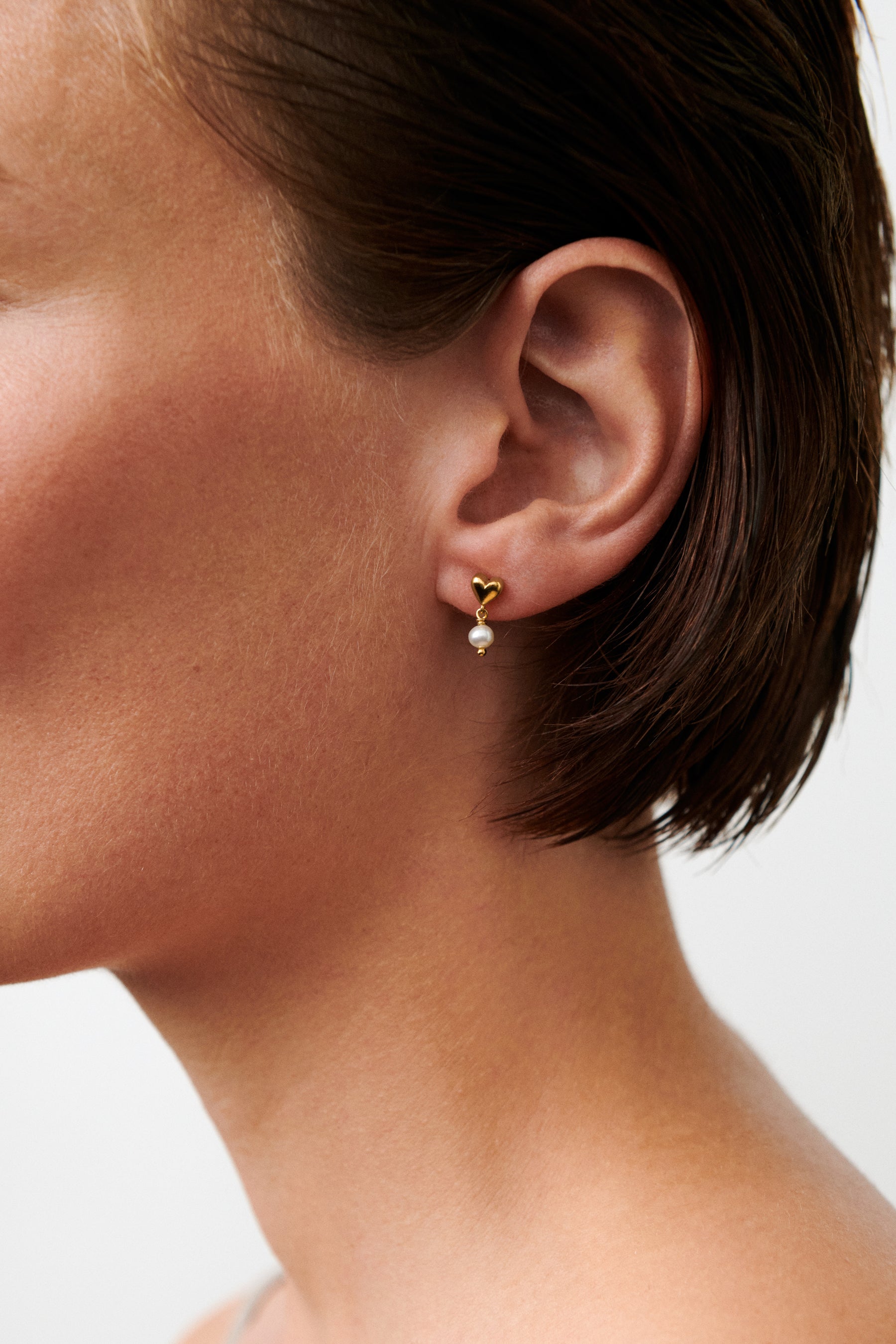 White Adore Ohrstecker – silber