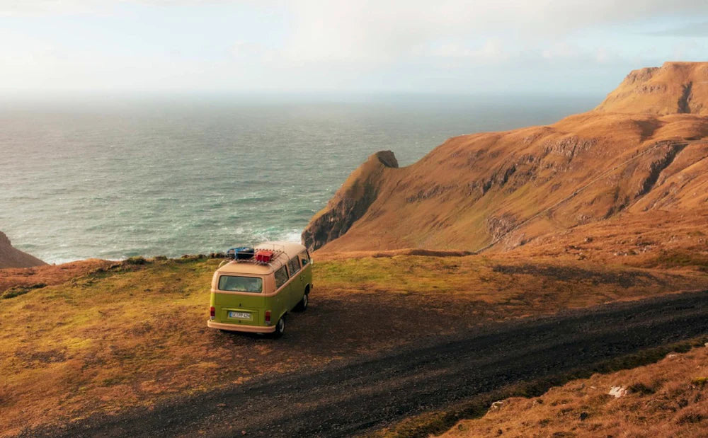 Innenansicht eines Vans mit Familie – Inspiration aus The Getaways