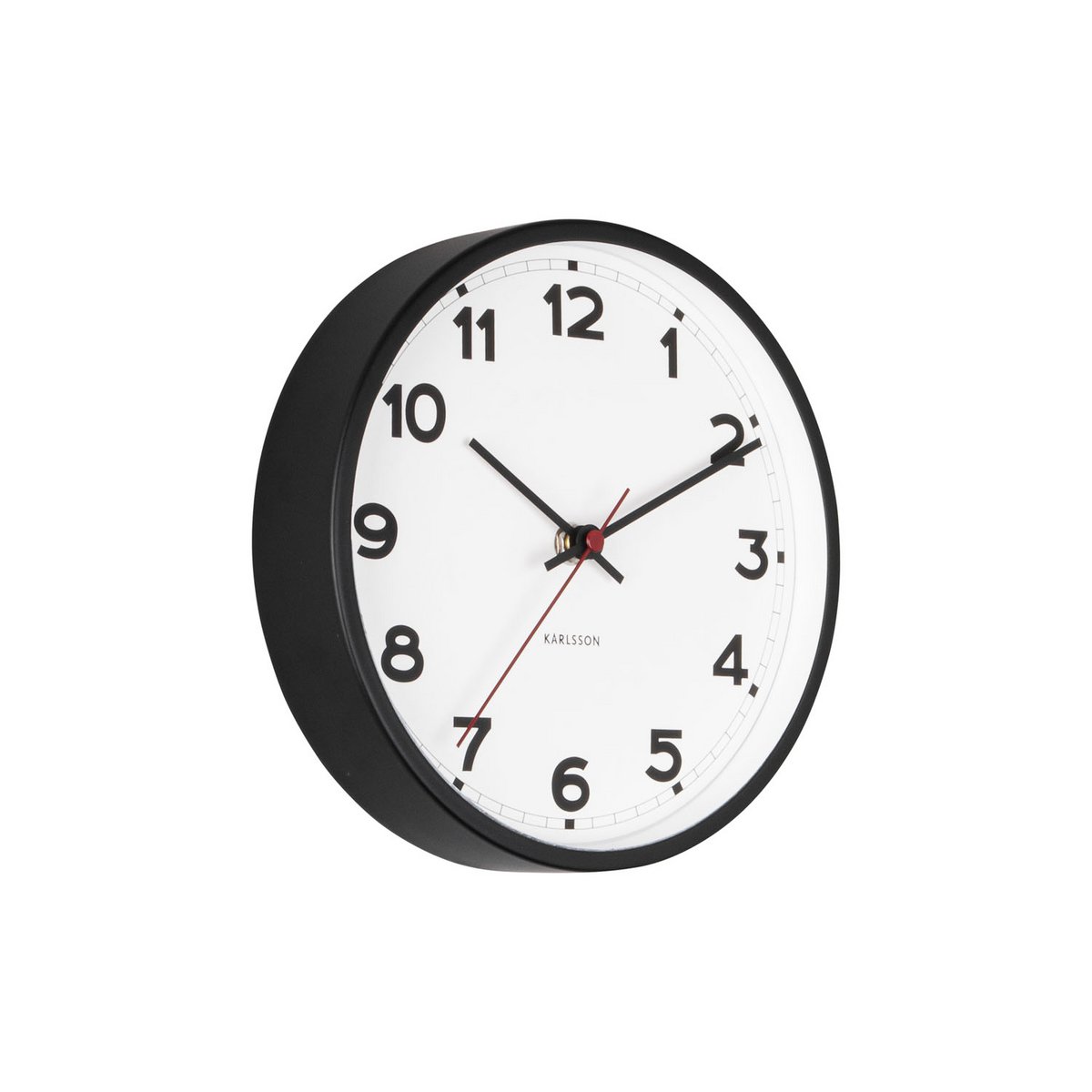 Schrägansicht der New Classic Small Wanduhr von Karlsson