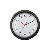 Frontalansicht der Karlsson Wanduhr Modern Retro, schwarzes Ziffernblatt